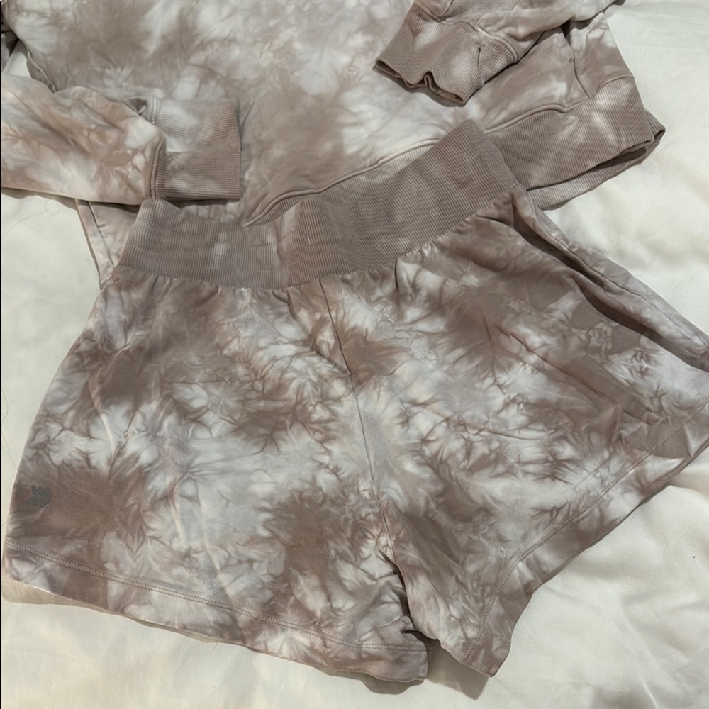 All in Motion Tie-Dye Lounge Set in Brown and White - Picture 3 of 7